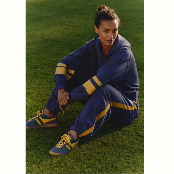 SUNDRY💙 - Picture 2 of 5